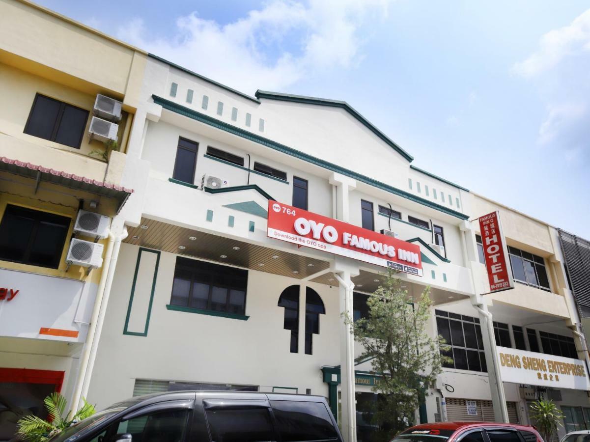 Oyo 764 Hotel Famous Inn Malacca Exterior photo